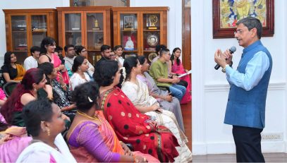 Thiru.R.N.Ravi, Hon'ble Governor of Tamil Nadu interacted with the student delegates, Research Scholars and faculty members from University of Delhi who are on tour to Tamil Nadu to participate in Tamil Language Workshop organised by the Central Institute for Classical Tamil at Raj Bhavan, Chennai - 23.04.2025