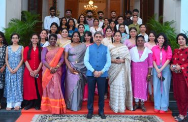 Thiru.R.N.Ravi, Hon'ble Governor of Tamil Nadu interacted with the student delegates, Research Scholars and faculty members from University of Delhi who are on tour to Tamil Nadu to participate in Tamil Language Workshop organised by the Central Institute for Classical Tamil at Raj Bhavan, Chennai - 23.04.2025