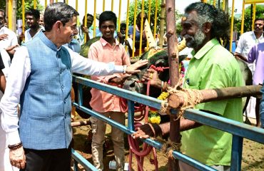 Thiru. R.N.Ravi, Hon'ble Governor of Tamil Nadu inagurated and witnessed the Jallikattu Bulls Parade, Traditional Chariots, Carts and visited the Agricultural Exhibition at Singampunari, Sivaganga district - 22.05.2025.