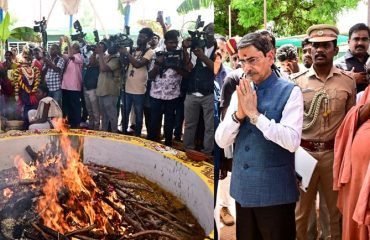 Thiru. R.N.Ravi, Hon'ble Governor of Tamil Nadu, participated in the Gou Pooja, and offered his sincere prayers at Singampunari, Sivaganga district on 22.05.2025.