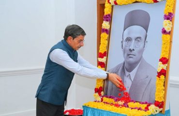 Thiru. R.N.Ravi, Hon'ble Governor of Tamil Nadu paid floral tributes to the portrait of great son of Maa Bharati, Swatantraya Veer Vinayak Damodar Savarkar on his birth anniversary at Raj Bhavan, Chennai - 28.05.2025.