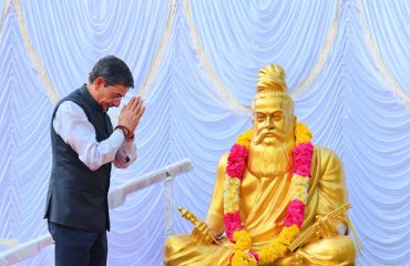 Thiru.R.N.Ravi, Hon'ble Governor of Tamil Nadu paid floral tributes to great saint-poet Thiruvalluvar on Vaikasi Anusham, his birthday according to the ancient Tamil calendar, at Raj Bhavan, Chennai - 10.06.2025.
