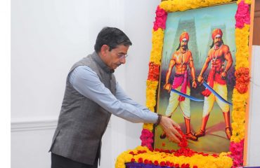 Thiru. R.N.Ravi, Hon'ble Governor of Tamil Nadu paid floral tributes to the Freedom Fighters Marudhu Brothers on commemoration of Jambudweep Proclamation Day at Raj Bhavan, Chennai - 16.06.2025.