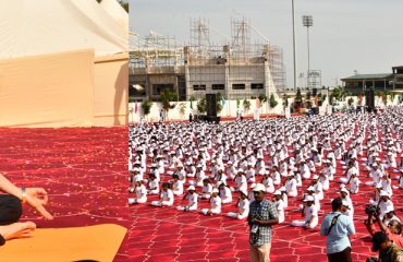 Thiru R.N. Ravi, Hon'ble Governor of Tamil Nadu, along with over 10,000 yoga enthusiasts, energetic youth, and school students, participated in the 11th International Day of Yoga at the Velammal Global School Ground, Velammal Village, Madurai District, on 21.06.2025. The celebration highlighted Bharat’s timeless tradition of yoga as a path to holistic health and as a vital link between individual well-being and planetary harmony. Governor Ravi demonstrated key yoga practices and shared deeper insights with the participants. He urged the youth to embrace yoga as a lifelong companion on their journey toward personal growth and excellence.