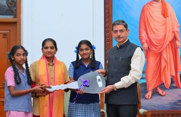 Thiru. R.N.Ravi, Hon'ble Governor of Tamil Nadu handed over the new Auto Rickshaw to Tmt. Amala, Women Auto driver who drives a rental Auto Rickshaw in Chennai to support her family and livelihood at Raj Bhavan, Chennai - 27.06.2025.