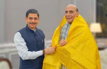 Thiru. R.N.Ravi, Hon'ble Governor of Tamil Nadu called on Hon'ble Raksha Mantri Thiru. Rajnath Singh had detailed discussions on a wide range of national issues, at New Delhi - 03.07.2025.