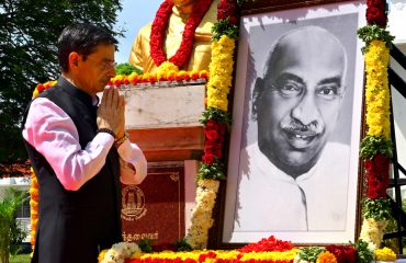 Thiru. R.N.Ravi, Hon'ble Governor of Tamil Nadu paid floral tributes to the statue and portrait of Perunthalaivar K.Kamarajar on his 123rd Birth Anniversary at Gandhi Mandapam, Guindy, Chennai on 15.07.2025.