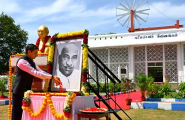 Thiru. R.N.Ravi, Hon'ble Governor of Tamil Nadu paid floral tributes to the statue and portrait of Perunthalaivar K.Kamarajar on his 123rd Birth Anniversary at Gandhi Mandapam, Guindy, Chennai on 15.07.2025.