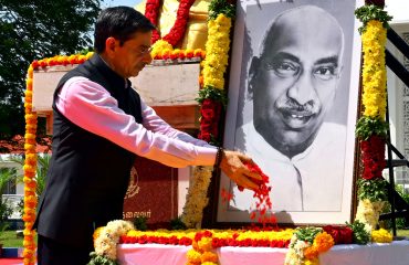 Thiru. R.N.Ravi, Hon'ble Governor of Tamil Nadu paid floral tributes to the statue and portrait of Perunthalaivar K.Kamarajar on his 123rd Birth Anniversary at Gandhi Mandapam, Guindy, Chennai on 15.07.2025.