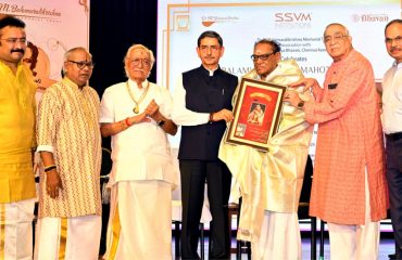 Thiru. R.N.Ravi, Hon'ble Governor of Tamil Nadu presented the “Murali Nada Lahari” award to Padmashri Thiru. A.K.C. Natarajan, Veteran Carnatic Clarinet Vidwan at the 7th Edition of Balamurali Nada Mahotsav 2025 at Bharatiya Vidya Bhavan, Mylapore, Chennai - 14.07.2025.