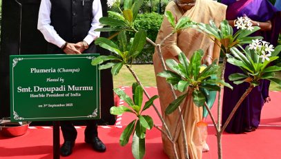 Tmt. Droupadi Murmu, Hon'ble President of India, planted Plumeria tree sapling at Raj Bhavan, Chennai on 03.09.2025. Thiru.R.N.Ravi, Hon’ble Governor of Tamil Nadu, Tmt. P. Geetha Jeevan, Hon’ble Minister for Social Welfare & Women Empowerment, Government of Tamil Nadu were present.