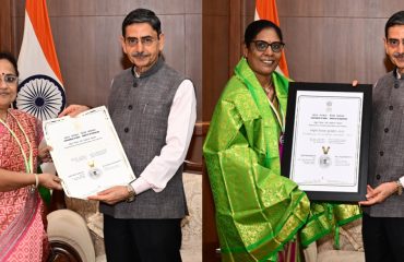 Thiru. R.N. Ravi, Hon'ble Governor of Tamil Nadu felicitated Dr. Revathy Parameswaran and Tmt. V. Vijayalakshmi, recipients of National Teachers Award for the year 2025 from Tamil Nadu, at Raj Bhavan, Chennai - 10.09.2025.