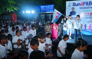 Thiru. R.N.Ravi, Hon'ble Governor of Tamil Nadu flagged off the ‘Run 4Fit Bharat’ Marathon with over 2000 youth and fitness enthusiasts at the forefront, undeterred by the rain carrying forward the Hon'ble Prime Minister Thiru. Narendra Modi's call for a 'Fit India' for a healthier and stronger Viksit Bharat at Olcott School Road, Besant Nagar, Chennai - 20.09.2025.