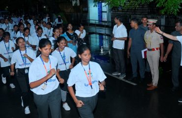 Thiru. R.N.Ravi, Hon'ble Governor of Tamil Nadu flagged off the ‘Run 4Fit Bharat’ Marathon with over 2000 youth and fitness enthusiasts at the forefront, undeterred by the rain carrying forward the Hon'ble Prime Minister Thiru. Narendra Modi's call for a 'Fit India' for a healthier and stronger Viksit Bharat at Olcott School Road, Besant Nagar, Chennai - 20.09.2025.