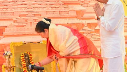 Thiru.R.N.Ravi, Hon’ble Governor of Tamil Nadu and Tmt.Laxmi Ravi, First Lady of Tamil Nadu, performed Navaratri Puja and inaugurated 10 day long Navaratri Kolu celebration at Raj Bhavan, Chennai - 22.09.2025.