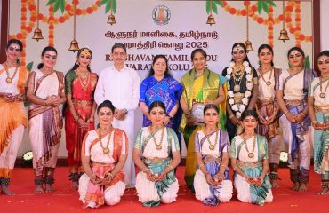 Thiru.R.N.Ravi, Hon’ble Governor of Tamil Nadu and Tmt.Laxmi Ravi, First Lady of Tamil Nadu, performed Navaratri Puja, witnessed and felicitated Tmt. Archana Magesh & Troupe for their Bharatanatyam performance on the theme of 'Trinethrodhbava Kaali- a Shakti born from the third eye' on the ocassion of Navaratri Kolu celebration at Raj Bhavan, Chennai - 24.09.2025. Hundreds of general public participated on the 3rd day of Navaratri Kolu festival at Raj Bhavan, Chennai.