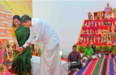 Thiru.R.N.Ravi, Hon’ble Governor of Tamil Nadu and Tmt.Laxmi Ravi, First Lady of Tamil Nadu, performed Navaratri Puja and witnessed the Bhajan performance of Shree Radhakrishna Swamy Bhajan Mandali on the ocassion of Navaratri Kolu celebration at Raj Bhavan, Chennai - 26.09.2025. Hundreds of general public participated on the 5th day of Navaratri Kolu festival at Raj Bhavan, Chennai.