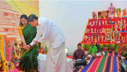 Thiru.R.N.Ravi, Hon’ble Governor of Tamil Nadu and Tmt.Laxmi Ravi, First Lady of Tamil Nadu, performed Navaratri Puja and witnessed the Bhajan performance of Shree Radhakrishna Swamy Bhajan Mandali on the ocassion of Navaratri Kolu celebration at Raj Bhavan, Chennai - 26.09.2025. Hundreds of general public participated on the 5th day of Navaratri Kolu festival at Raj Bhavan, Chennai.