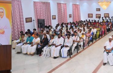 Thiru.R.N.Ravi, Hon’ble Governor of Tamil Nadu, participated as Chief Guest and addressed the gathering of Vallalar Devotees and Young students at the Inaugural Session of one day 'Samarasa Suththa Sanmarga Youth Conference' at Bharathiar Mandapam, Raj Bhavan, Chennai on 04.10.2025. Hundreds of Vallalar Devotees and Young students participated at the 'Samarasa Suththa Sanmarga Youth Conference'.