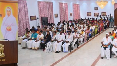 Thiru.R.N.Ravi, Hon’ble Governor of Tamil Nadu, participated as Chief Guest and addressed the gathering of Vallalar Devotees and Young students at the Inaugural Session of one day 'Samarasa Suththa Sanmarga Youth Conference' at Bharathiar Mandapam, Raj Bhavan, Chennai on 04.10.2025. Hundreds of Vallalar Devotees and Young students participated at the 'Samarasa Suththa Sanmarga Youth Conference'.