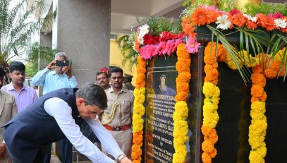 Thiru. R.N.Ravi, Hon’ble Governor of Tamil Nadu paid floral tribute to Dr.A.P.J. Abdul Kalam, Former President of India and Bharat Ratna on his birth anniversary at Scientific Block, Alagappa University Campus, Karaikudi, Sivaganga District - 15.10.2025