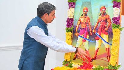 Thiru. R.N. Ravi, Hon’ble Governor of Tamil Nadu, paid floral tributes to the portrait of Freedom fighters Marudhu Brothers on their Martyrdom Day at Raj Bhavan, Chennai - 24.10.2025.