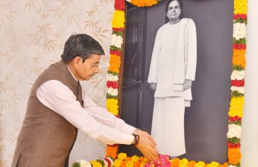 Hon'ble Governor of Tamil Nadu, paid floral tribute to the portrait of freedom fighter Pasumpon Muthuramalinga Thevar, a valiant son of Bharat Mata﻿, on his Birth anniversary (Guru Pooja) at Government Circuit House, Nagercoil, Kanniyakumari District - 30.10.2025. He was a great nationalist leader, reformer, and close associate of Netaji Subhas Chandra Bose, who dedicated his life to India’s freedom from British colonial rule and mobilized the national freedom movement in Tamil Nadu.