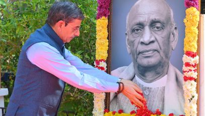 Thiru.R.N.Ravi, Hon'ble Governor of Tamil Nadu, paid floral tributes to the portrait of Sardar Vallabhbhai Patel on his 150th Birth Anniversary celebrated as 'National Unity Day' at Raj Bhavan, Chennai - 31.10.2025