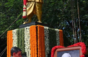 Thiru.R.N.Ravi, Hon'ble Governor of Tamil Nadu, paid floral tributes to the portrait of Sardar Vallabhbhai Patel on his 150th Birth Anniversary celebrated as 'National Unity Day' along with the members of Sardar Vallabhbhai Patel Memorial Trust, Chennai and other dignitaries at Sardar Vallabhbhai Patel statue in front of Main gate, Raj Bhavan, Chennai - 31.10.2025