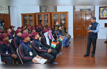 Thiru. R.N.Ravi, Hon'ble Governor of Tamil Nadu, had an fruitful interaction with the student delegates from Manipur as a part of 'National Integration Tour' organised by 44 Mountain Brigade and 7th Madras Regiment at Raj Bhavan, Chennai - 12.11.2025.