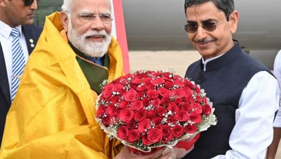 Thiru. R.N.Ravi, Hon'ble Governor of Tamil Nadu, warmly welcomed Hon’ble Prime Minister Thiru. Narendra Modi upon his arrival at Coimbatore Airport, Coimbatore on 19.11.2025. The Hon'ble Prime Minister will inaugurate the South India Natural Farming Summit 2025, release the 21st instalment of PM-KISAN of over ₹18,000 crore to more than 9 crore farmers nationwide and address thousands of farmers, natural farming practitioners, scientists and stakeholders.
