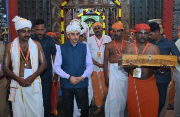 Thiru. R.N. Ravi, Hon'ble Governor of Tamil Nadu flagged off the Holy Yatra of Ahilathirattu Ammanai Udhaya Dhina of Ayya Vaikundar at Manali, Chennai - 30.11.2025.