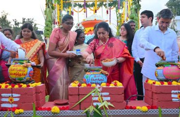 Thiru. R.N.Ravi, Hon'ble Governor of Tamil Nadu and Tmt.Laxmi Ravi, First Lady of Tamil Nadu along with the people from various walks of life and Lok Bhavan family celebrated Pongal Peruvizha-2026 Festival at Lok Bhavan, Chennai - 08.01.2026. Pongal Peruvizha – 2026 was celebrated at Lok Bhavan, Chennai, with festive spirit and cultural fervour, drawing participation from across sections of society, including farmers, fishers, weavers, Tamil scholars, spiritual leaders, youth, civil society members, and representatives of tribal communities. Traditional art forms, folk music, and dance echoed the joy of Pongal, the richness of our timeless Tamil traditions, and a collective heritage celebrated across generations.