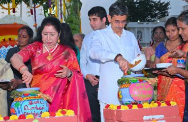 Thiru. R.N.Ravi, Hon'ble Governor of Tamil Nadu and Tmt.Laxmi Ravi, First Lady of Tamil Nadu along with the people from various walks of life and Lok Bhavan family celebrated Pongal Peruvizha-2026 Festival at Lok Bhavan, Chennai - 08.01.2026. Pongal Peruvizha – 2026 was celebrated at Lok Bhavan, Chennai, with festive spirit and cultural fervour, drawing participation from across sections of society, including farmers, fishers, weavers, Tamil scholars, spiritual leaders, youth, civil society members, and representatives of tribal communities. Traditional art forms, folk music, and dance echoed the joy of Pongal, the richness of our timeless Tamil traditions, and a collective heritage celebrated across generations.