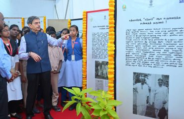 Thiru. R.N. Ravi, Hon'ble Governor of Tamil Nadu,along with students from various schools and colleges, inaugurated and visited the three-day exhibition on commemoration of 150 years of Vande Mataram and commemoration of 150th birth anniversary of Sardar Vallabhbhai Patel at Lok Bhavan, Chennai - 24.01.2026.