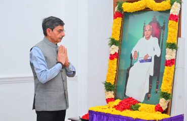 Thiru. R.N.Ravi, Hon'ble Governor of Tamil Nadu paid floral tributes to Swami Sahajananda on the occasion of his birth anniversary at Lok Bhavan, Chennai - 27.01.2026