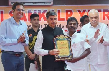 Thiru.R.N.Ravi, Hon'ble Governor of Tamil Nadu participated at the Akhil Bharathiya Swadeshi Sankalp Yatra - Towards A Self Reliant Bharat organised by Swadeshi Jagran Manch, Chennai and felicitated the volunteers of Swadeshi Jagran Manch at Dhanraj Baid Jain College (Autonomous), Thoraipakkam, Chennai - 25.01.2026