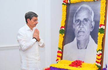 Thiru.R.N.Ravi, Hon'ble Governor of Tamil Nadu, paid floral tributes to Omandur Ramaswamy Reddiyar on his birth anniversary at Lok Bhavan, Chennai - 01.02.2026.