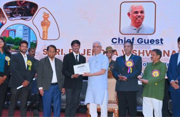 Thiru. Rajendra Vishwanath Arlekar, Hon’ble Governor of Tamil Nadu participated as Chief Guest and distributed certificates & medals to the excelled participants at the valedictory session of two days conference on “Needhikkalam 2026 – Jurisprudence for 2047 Igniting Legal Minds for a Developed Bharat” at VIT, Chennai - 22.03.2026.