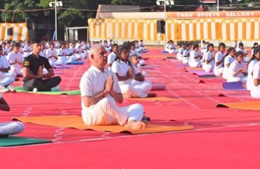 Thiru. Rajendra Vishwanath Arlekar, Hon’ble Governor of Tamil Nadu, along with over 1,500 students, participated in the 12th International Day of Yoga 2026 celebrations at the University Ground of Tamil Nadu Agricultural University, Coimbatore on 21.06.2026. The Hon’ble Governor practiced key yoga asanas along with the students and shared deeper insights into the importance of Yoga and its role in promoting holistic health and well-being.