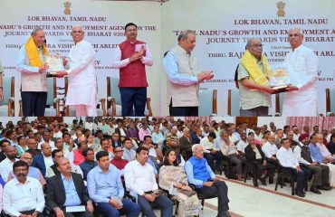 Thiru. Rajendra Vishwanath Arlekar, Hon’ble Governor of Tamil Nadu, presided over the seminar on “Tamil Nadu’s Growth and Employment Agenda on the Journey towards Viksit Bharat @2047,” held at Bharathiar Mandapam, Lok Bhavan, Chennai - 29.06.2026. Prof. S. Mahendra Dev, Chairman, Economic Advisory Council to the Hon’ble Prime Minister of India, delivered the keynote address at the seminar.