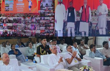 Thiru. Narendra Modi, Hon'ble Prime Minister of India, Inaugurated the redeveloped Chennai Park Railway Station under Amrit Bharat Station Scheme through Video Conference Virtually. Thiru. Rajendra Vishwanath Arlekar, Hon'ble Governor of Tamil Nadu participated in the Inauguration of the redeveloped Chennai Park Railway Station under Amrit Bharat Station Scheme, unveiled the plaque at Park Railway Station, Chennai - 17.07.2026