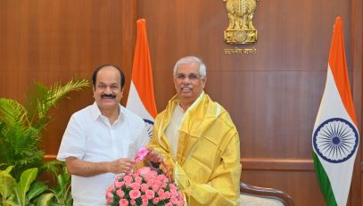 Thiru. J. C. D. Prabhakar, Hon’ble Speaker of the Tamil Nadu Legislative Assembly, called on Thiru. Rajendra Vishwanath Arlekar, Hon’ble Governor of Tamil Nadu, at Lok Bhavan, Chennai - 13.09.2026, following the successful completion of the first Budget session of the 17th Tamil Nadu Legislative Assembly. The Hon’ble Governor and the Hon’ble Speaker exchanged views on matters concerning the effective functioning of the Legislature and the democratic process in Tamil Nadu.