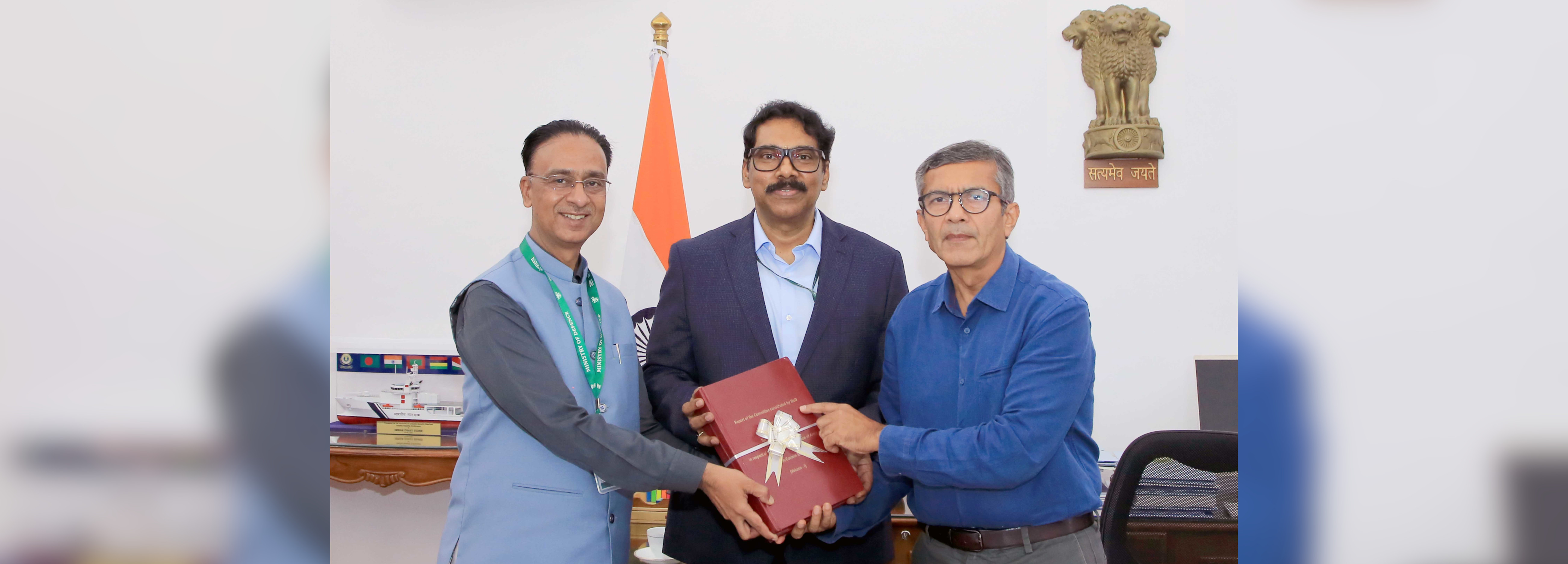 रक्षा सम्पदा महानिदेशक और निदेशक रक्षा सम्पदा, पूर्वी कमान द्वारा आठ पूर्वोत्तर राज्यों में सेना के कब्जे वाली भूमि के मूल्यांकन और उपयोग पर विशेष भूमि लेखा परीक्षा रिपोर्ट रक्षा सचिव को 16-07-2025 को प्रस्तुत की गई