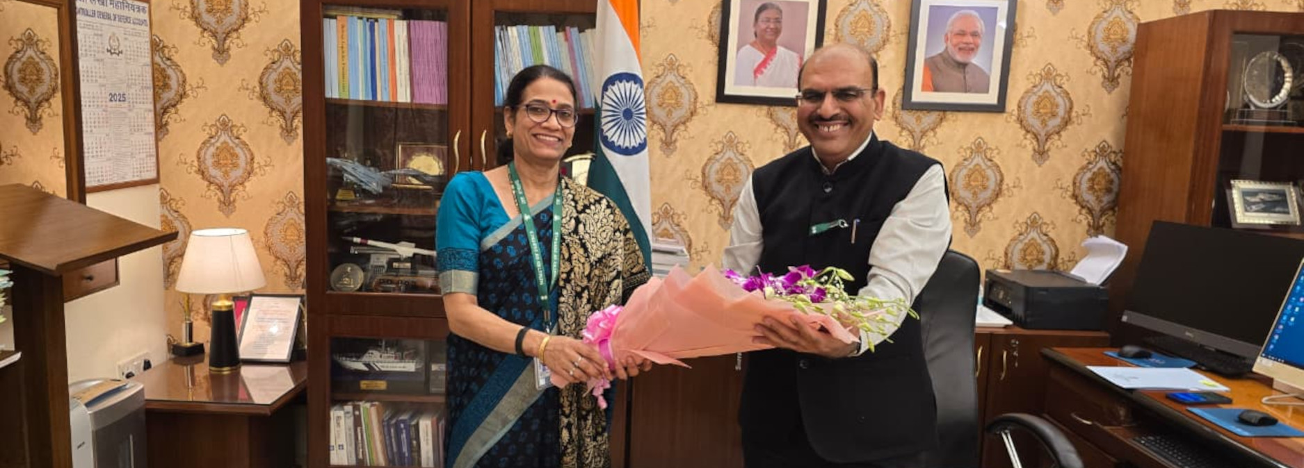 Director General, Defence Estates (DGDE), Smt. Shobha Gupta, met Shri Raj Kumar Arora, Financial Adviser (Defence Services), on 11/11/2025. The meeting encompassed deliberations on various financial matters pertaining to and impacting the service.