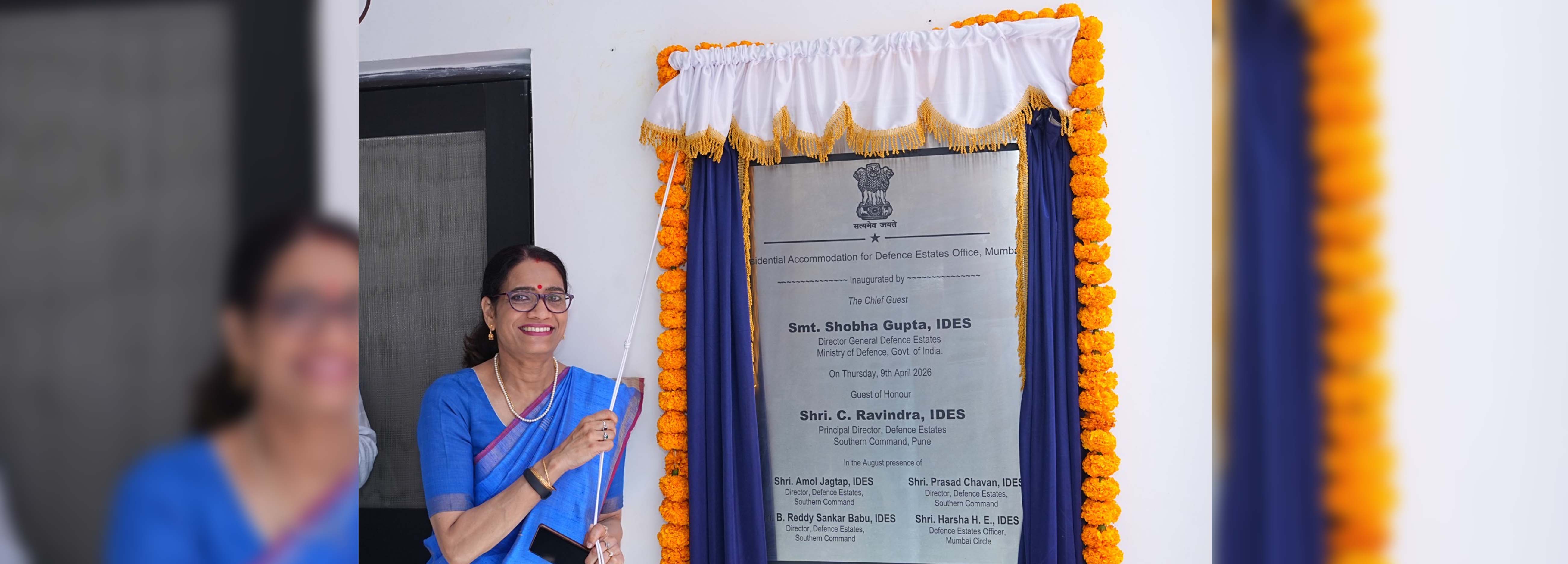 रक्षा संपदा महानिदेशक श्रीमती शोभा गुप्ता दिनांक 09/04/2026 को रक्षा संपदा कार्यालय, मुंबई के लिए आवासीय आवास का उद्घाटन करते हुए
