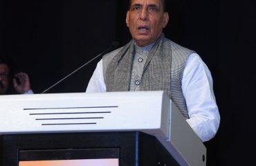 श्री राजनाथ सिंह, माननीय रक्षा मंत्री संबोधित करते हुए