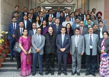 Group photo with the Chief Guest, Shri Amitabh Kant, CEO, NITI Aayog;?>