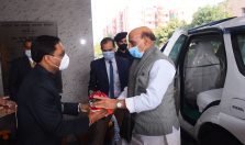 Shri Rajnath Singh, Hon'ble Raksha Mantri being welcomed by Shri Ajay Kumar Sharma, the then Director General Defence Estates.;?>