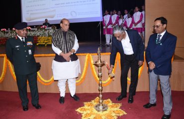 Shri Giridhar Aramane, Defence Secretary lightning the lamp